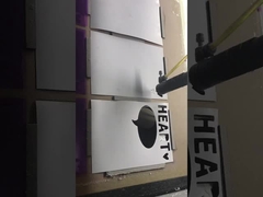 Laserknipsel op steendocument dat waterdichte bestand scheur en vriendschappelijke eco is